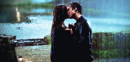 The Vampire Diaries: rain kiss