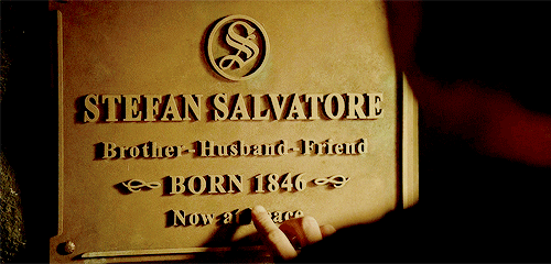 The Vampire Diaries: tomba di Stefan