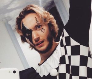 Toby Regbo: mondo spettacolo... ripresa!? Toby Regbo "Pierrot"