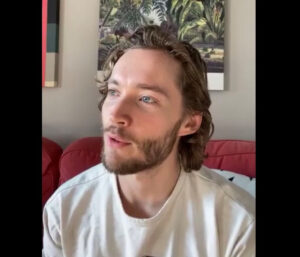 Toby Regbo: 2020 vs 2020. Toby Regbo - Instagram Live (10 aprile 2020)